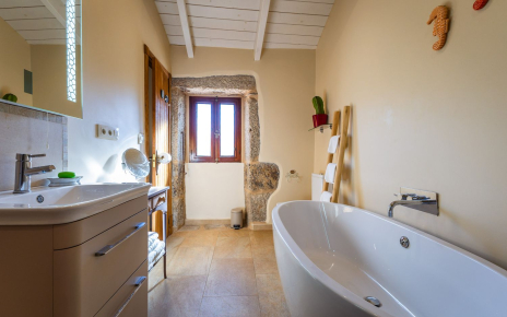 En suite facilities bedroom 4